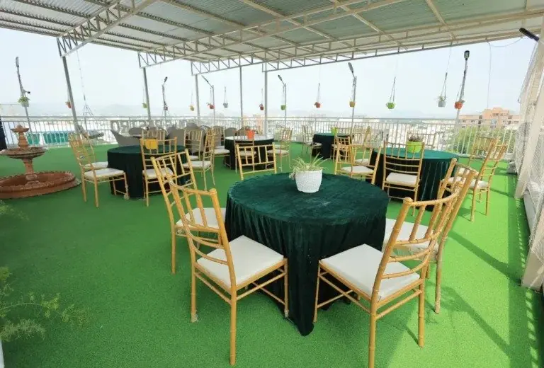Budget Hotel in Udaipur & Best Hotels in Udaipur: Stay at Hotel Vrajraj Palace